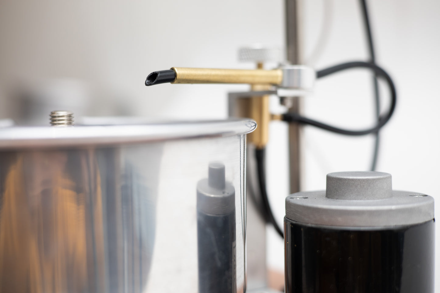 Bancada com Catraca de Lapidação Intermediária com calibrador elétrico e digital Maskote